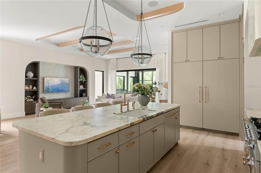 Activo con contrato: $3,799,000 (5 camas, 5 baños, 4451 Pies cuadrados)