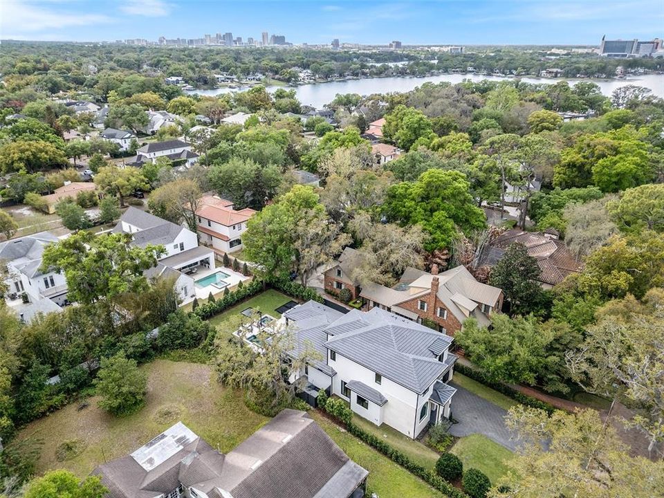 Activo con contrato: $3,799,000 (5 camas, 5 baños, 4451 Pies cuadrados)