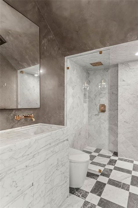 Activo con contrato: $3,799,000 (5 camas, 5 baños, 4451 Pies cuadrados)