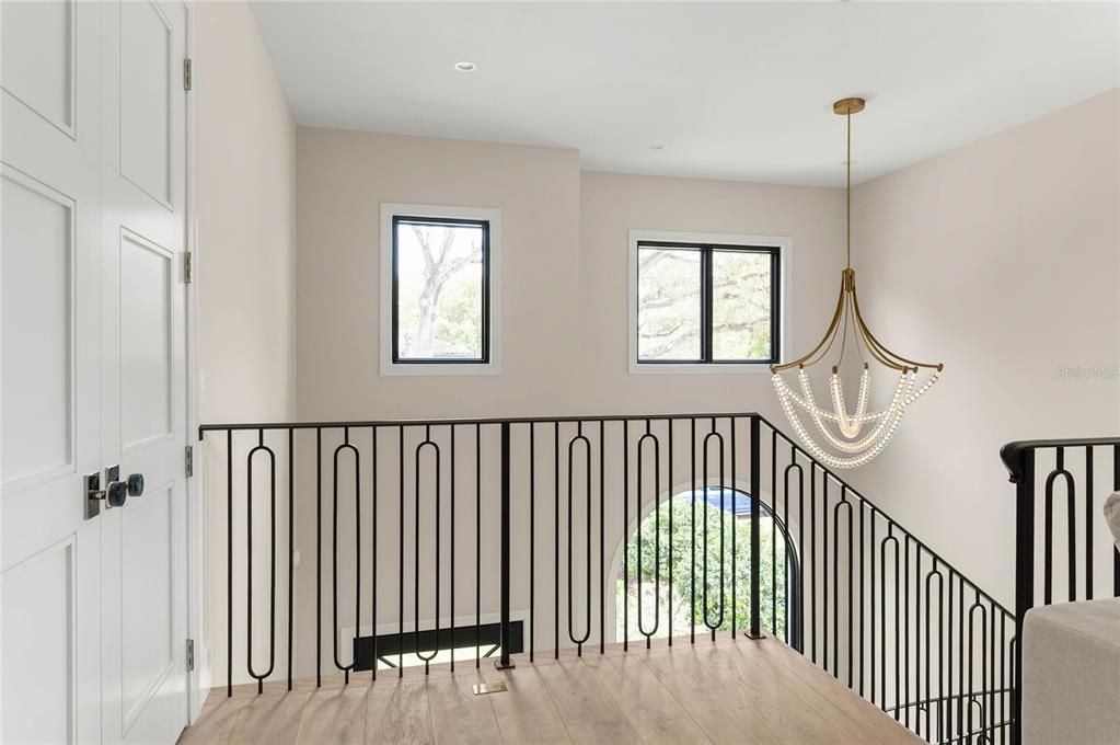 Activo con contrato: $3,799,000 (5 camas, 5 baños, 4451 Pies cuadrados)