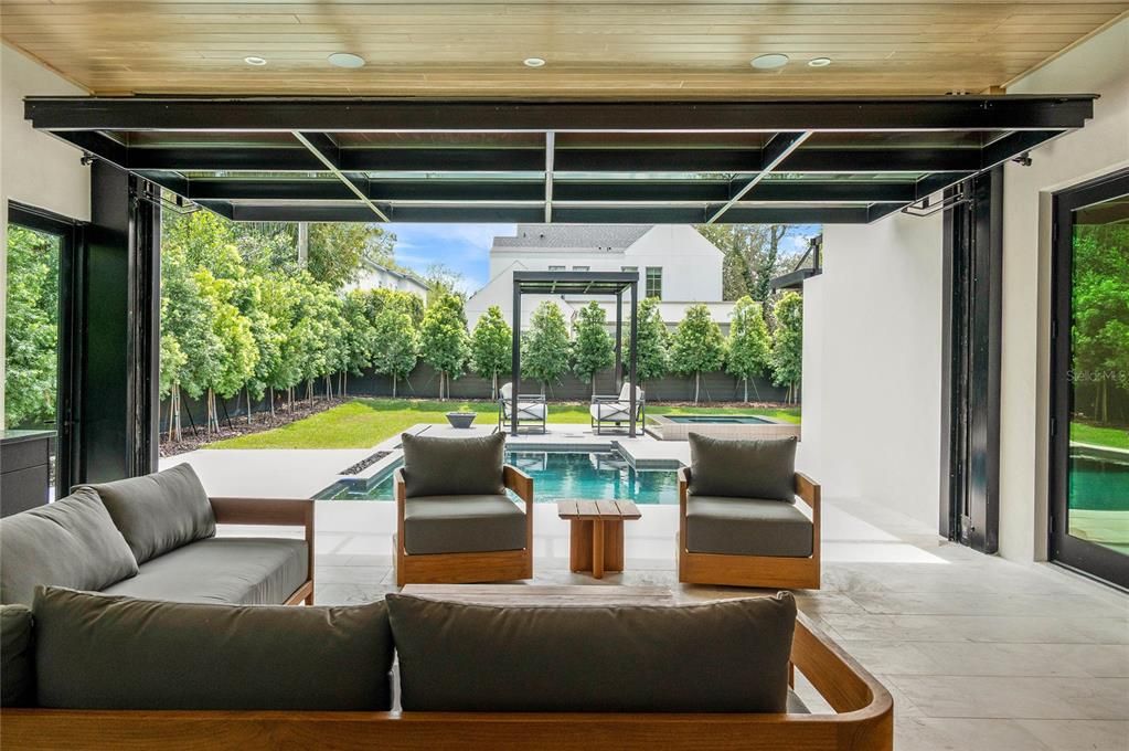 Activo con contrato: $3,799,000 (5 camas, 5 baños, 4451 Pies cuadrados)