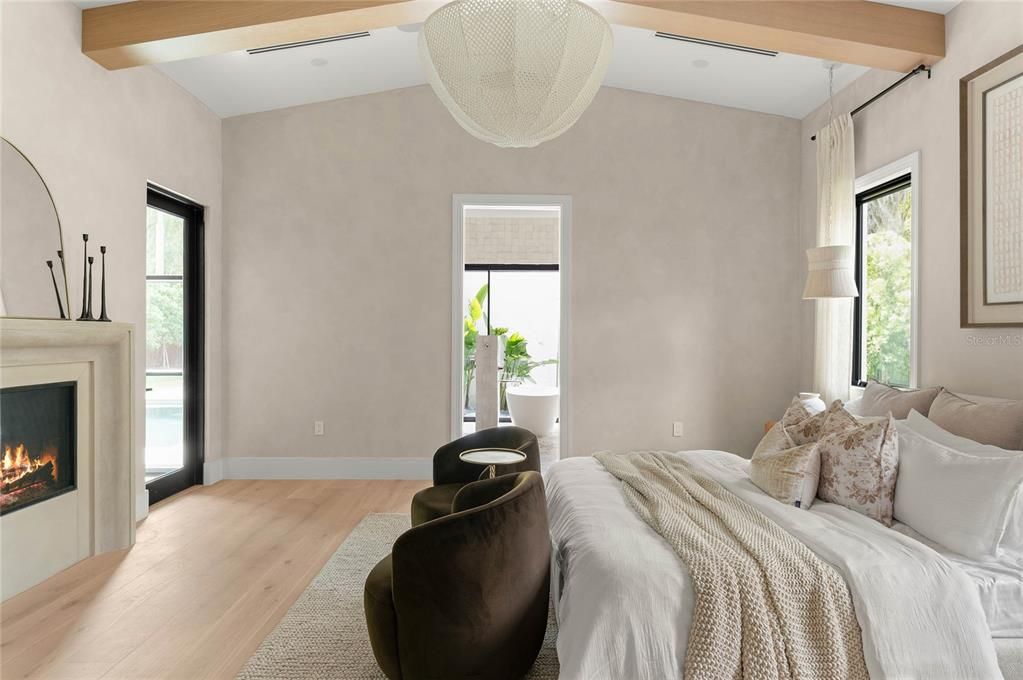 Activo con contrato: $3,799,000 (5 camas, 5 baños, 4451 Pies cuadrados)