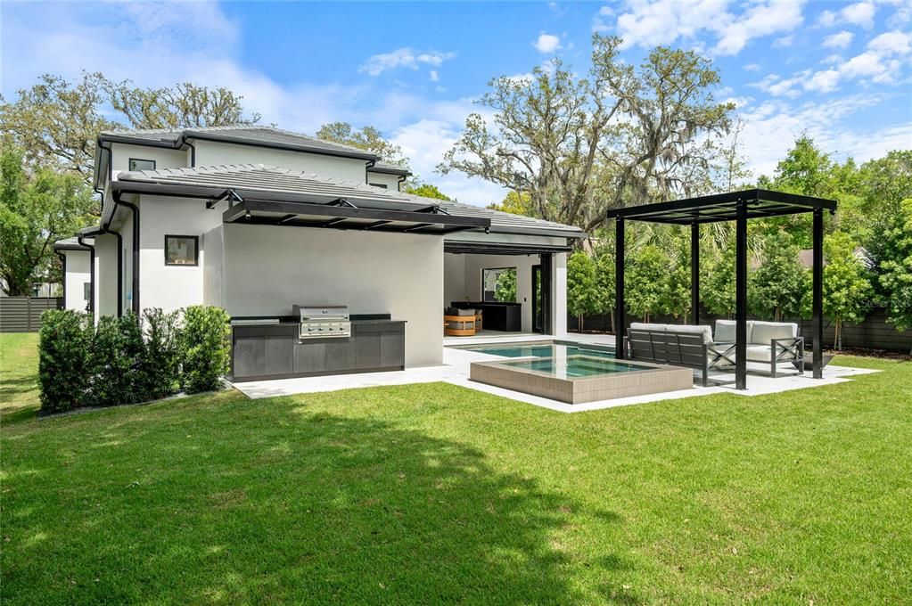 Activo con contrato: $3,799,000 (5 camas, 5 baños, 4451 Pies cuadrados)