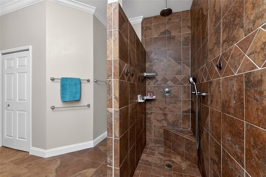 На продажу: $539,000 (2 спален, 2 ванн, 1690 Квадратных фут)