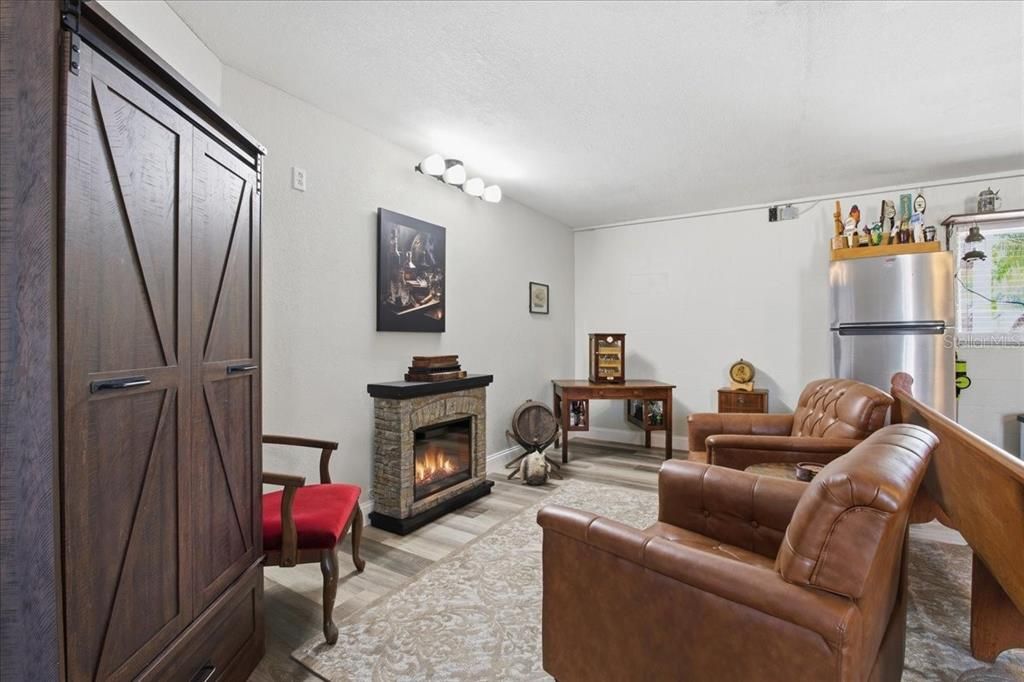 For Sale: $669,999 (4 beds, 2 baths, 1472 Square Feet)