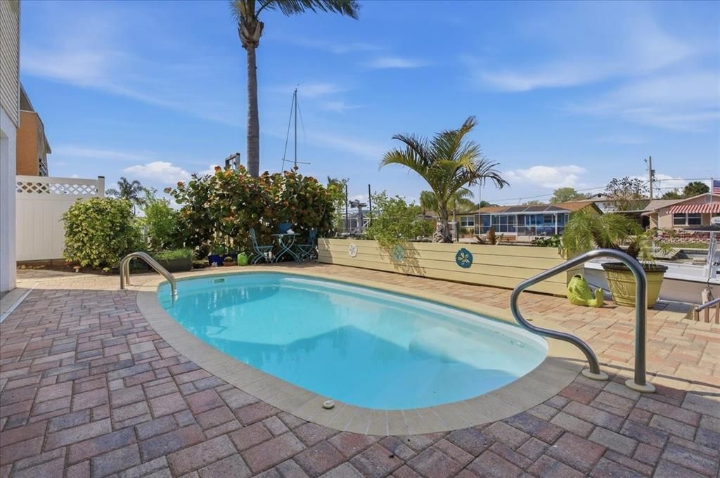 For Sale: $669,999 (4 beds, 2 baths, 1472 Square Feet)