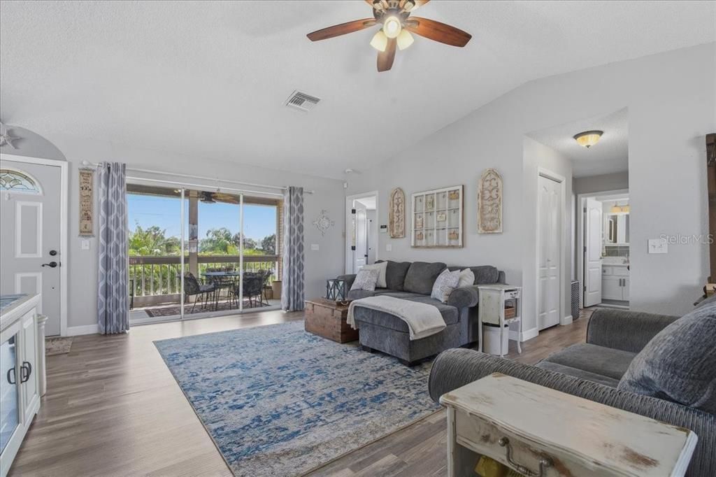 For Sale: $669,999 (4 beds, 2 baths, 1472 Square Feet)