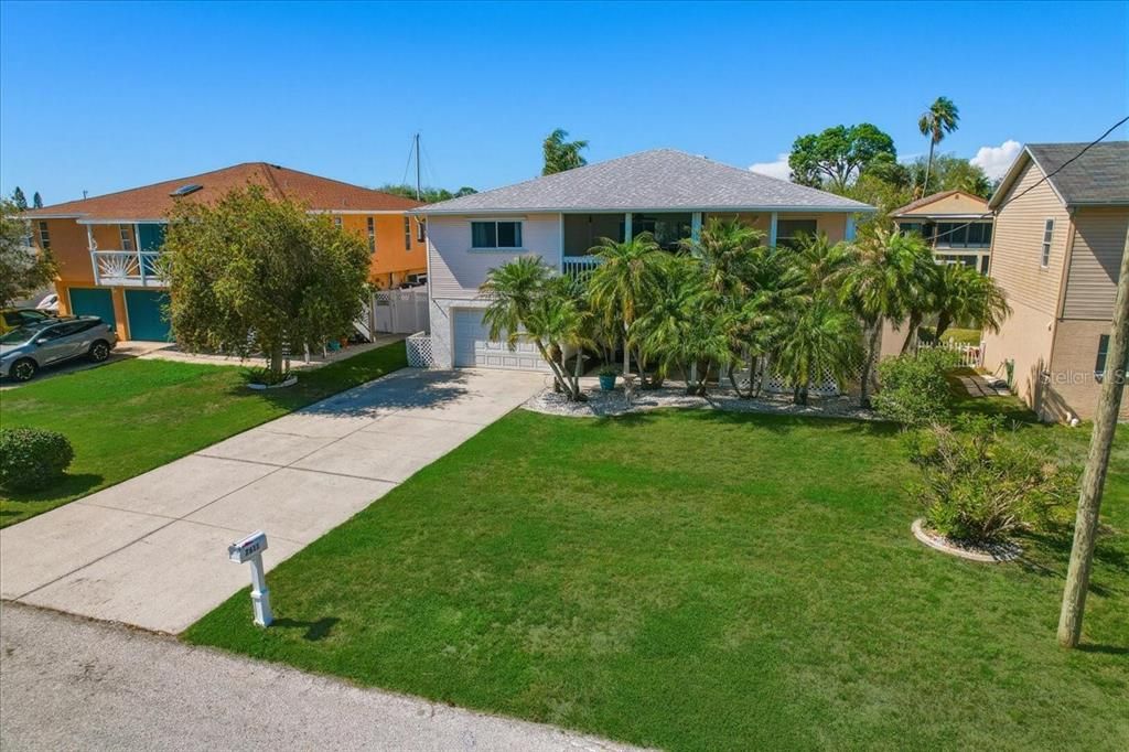 For Sale: $669,999 (4 beds, 2 baths, 1472 Square Feet)
