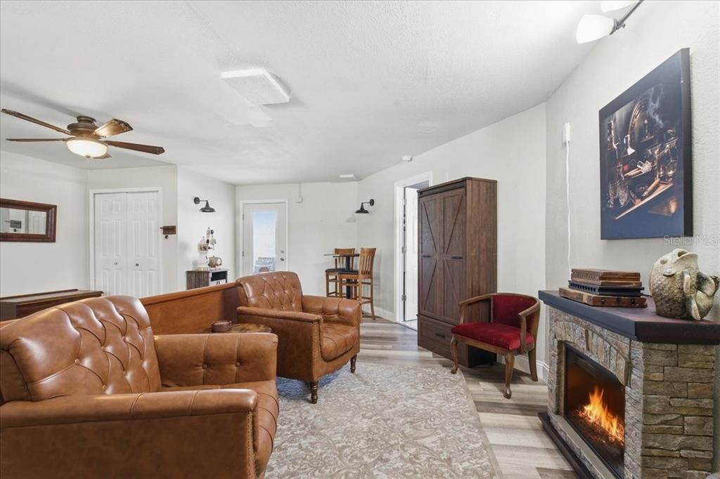 For Sale: $669,999 (4 beds, 2 baths, 1472 Square Feet)