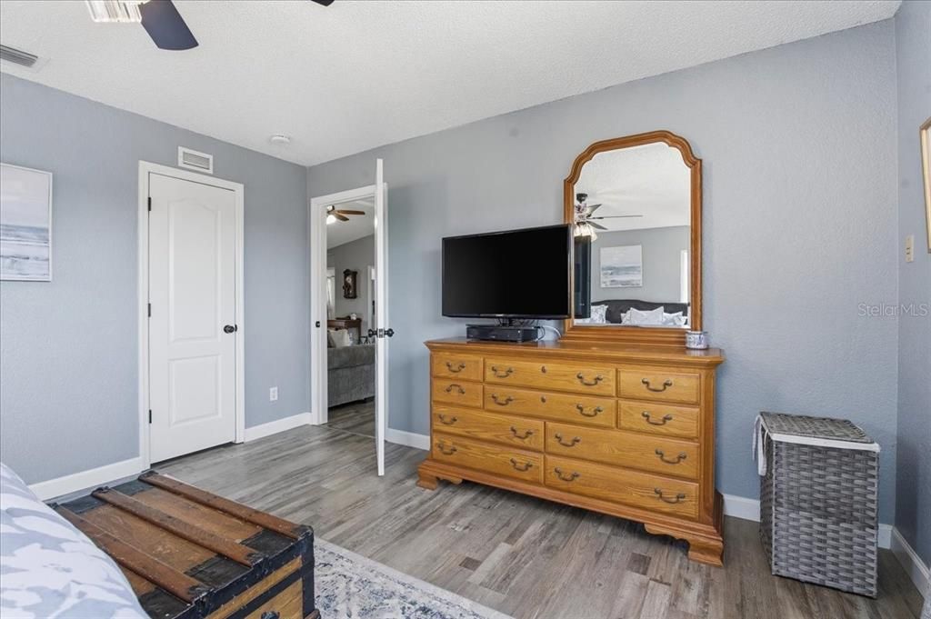 For Sale: $669,999 (4 beds, 2 baths, 1472 Square Feet)
