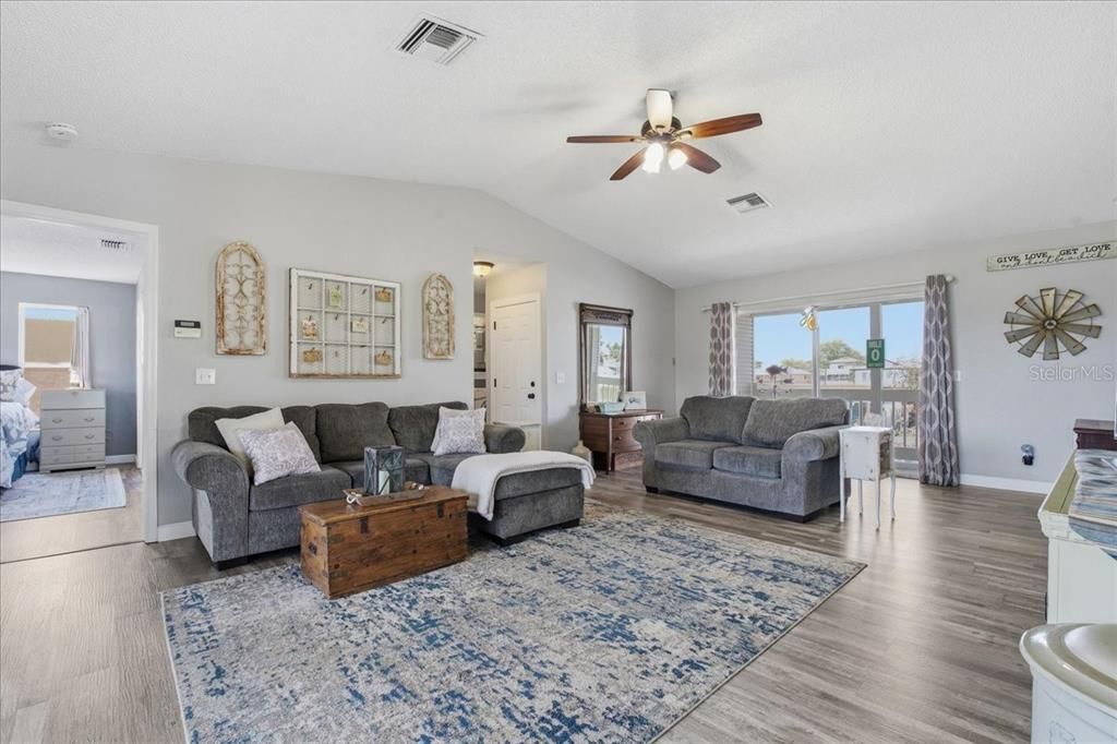 For Sale: $669,999 (4 beds, 2 baths, 1472 Square Feet)