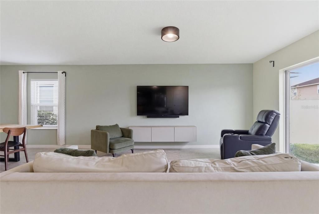 Active With Contract: $299,000 (3 beds, 2 baths, 1524 Square Feet)