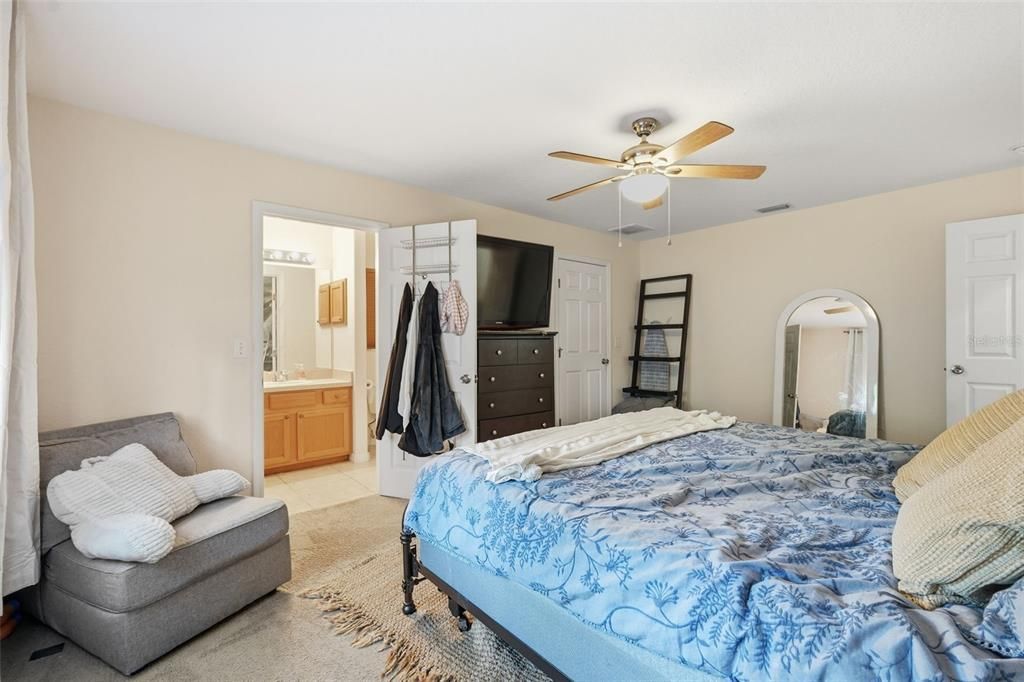 Active With Contract: $259,900 (3 beds, 2 baths, 1490 Square Feet)