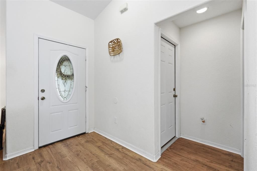 Active With Contract: $259,900 (3 beds, 2 baths, 1490 Square Feet)
