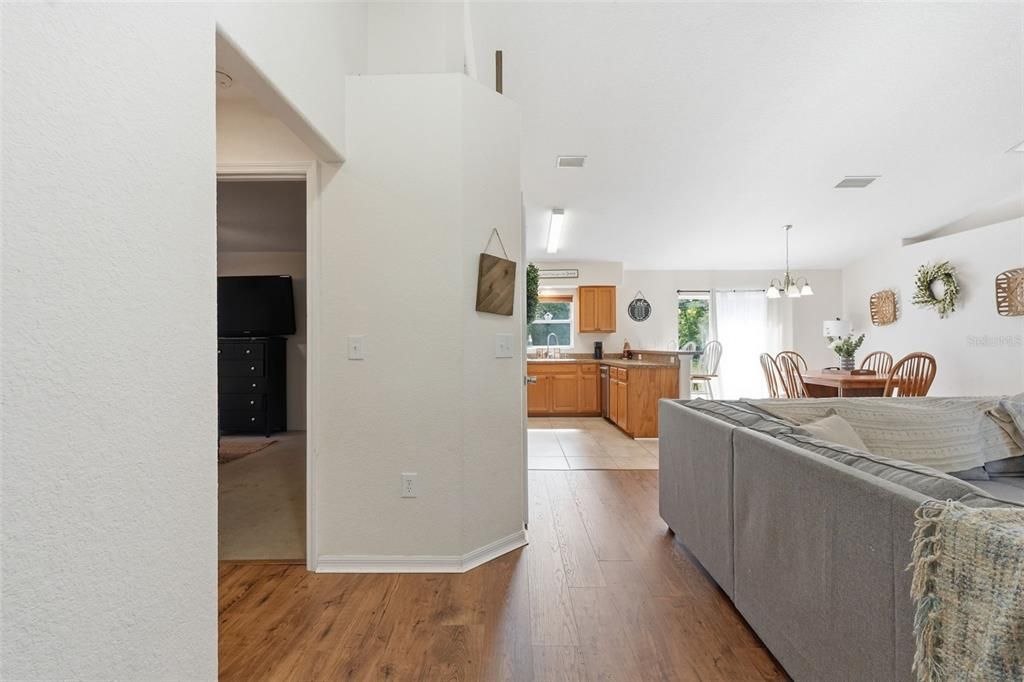 Active With Contract: $259,900 (3 beds, 2 baths, 1490 Square Feet)
