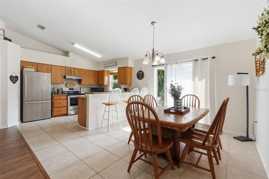 Active With Contract: $259,900 (3 beds, 2 baths, 1490 Square Feet)