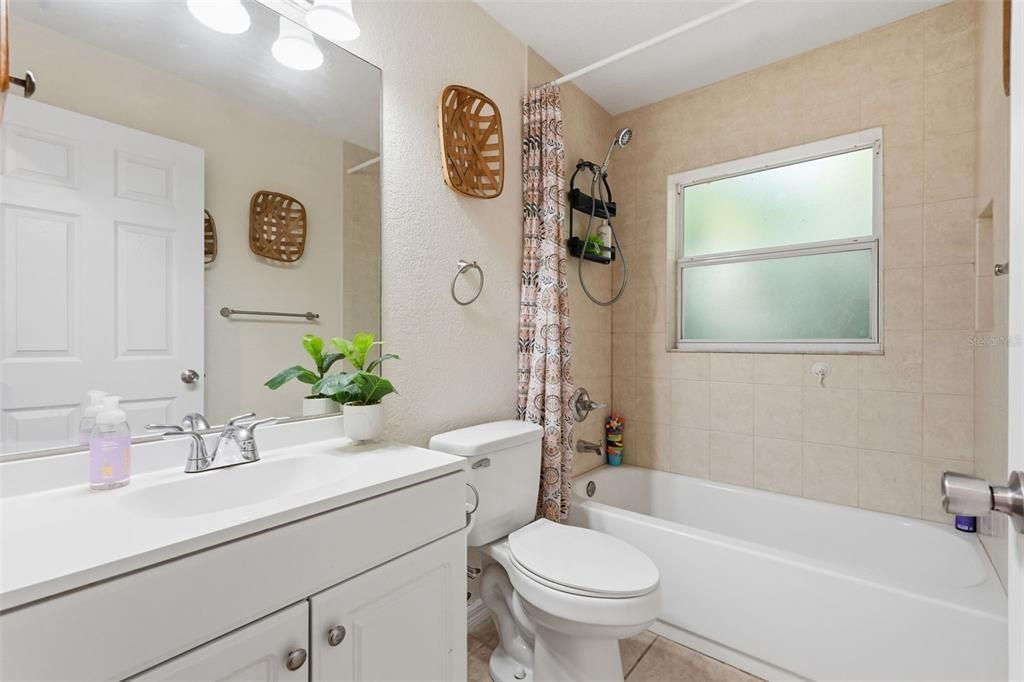 Active With Contract: $259,900 (3 beds, 2 baths, 1490 Square Feet)