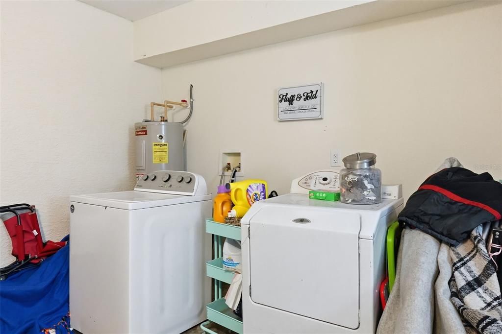 Active With Contract: $259,900 (3 beds, 2 baths, 1490 Square Feet)