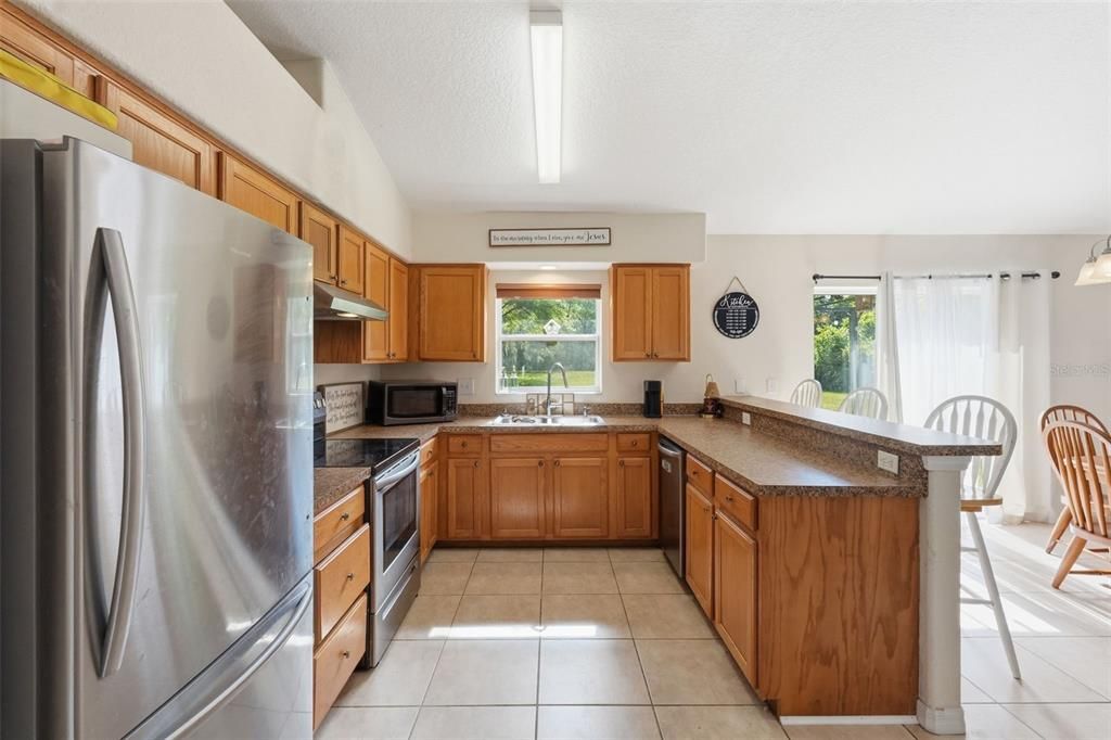 Active With Contract: $259,900 (3 beds, 2 baths, 1490 Square Feet)