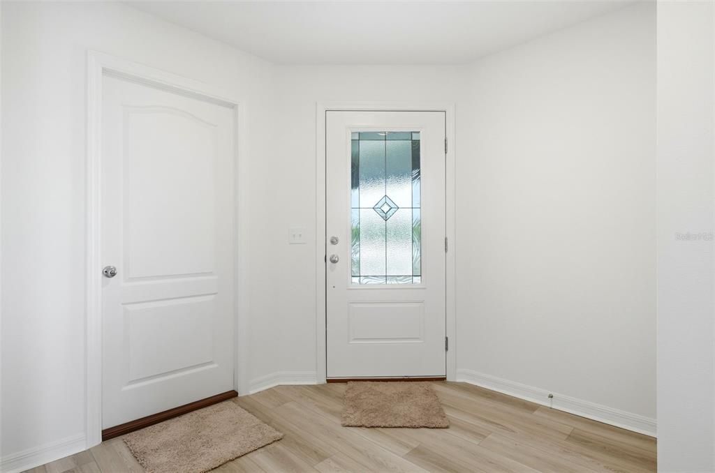 Под контрактом: $299,900 (3 спален, 2 ванн, 1403 Квадратных фут)