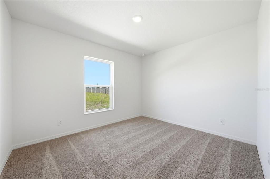 Под контрактом: $299,900 (3 спален, 2 ванн, 1403 Квадратных фут)