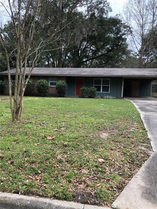 Active With Contract: $2,000 (3 beds, 2 baths, 1279 Square Feet)