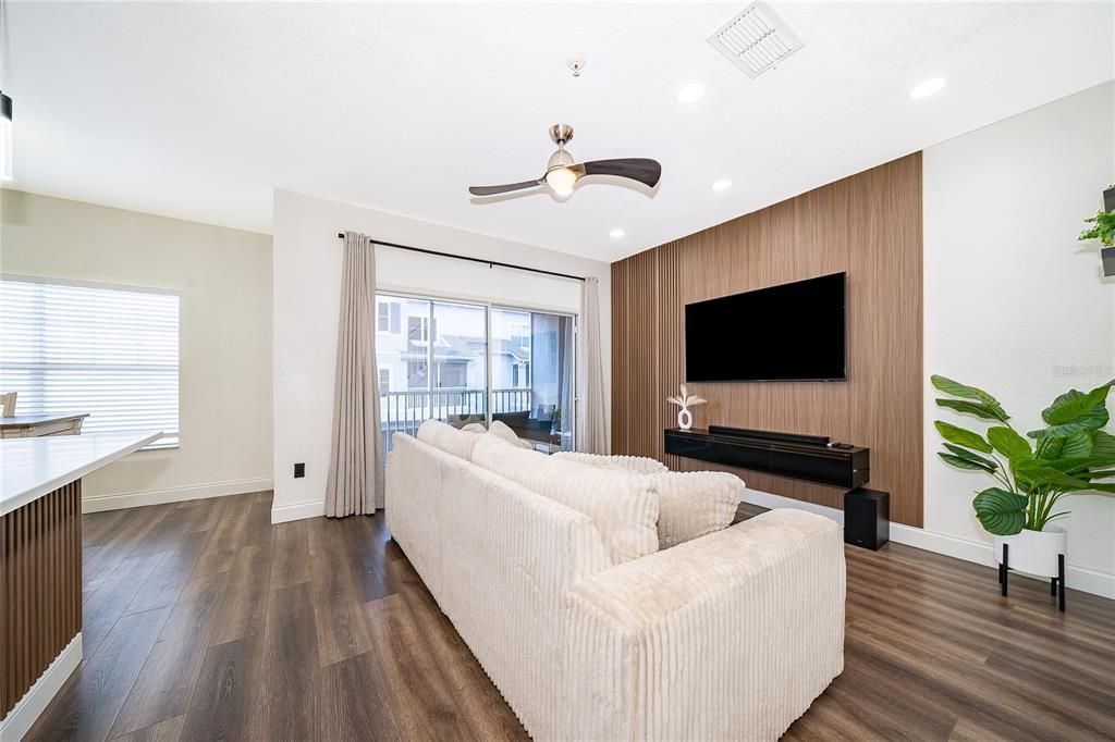 Activo con contrato: $269,900 (2 camas, 2 baños, 1250 Pies cuadrados)