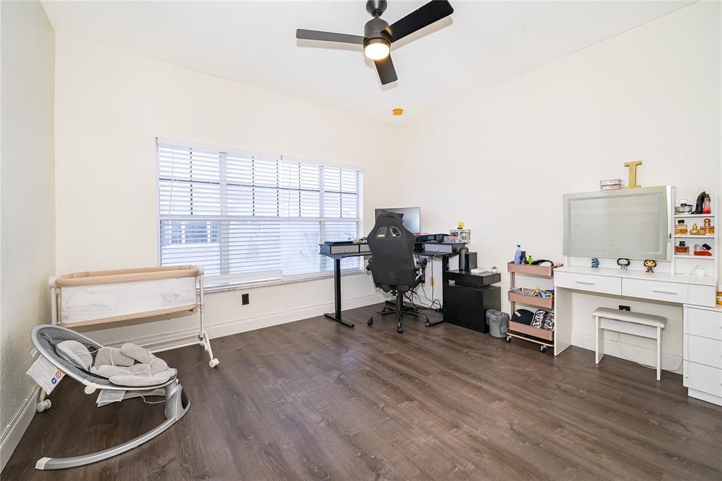 Activo con contrato: $269,900 (2 camas, 2 baños, 1250 Pies cuadrados)