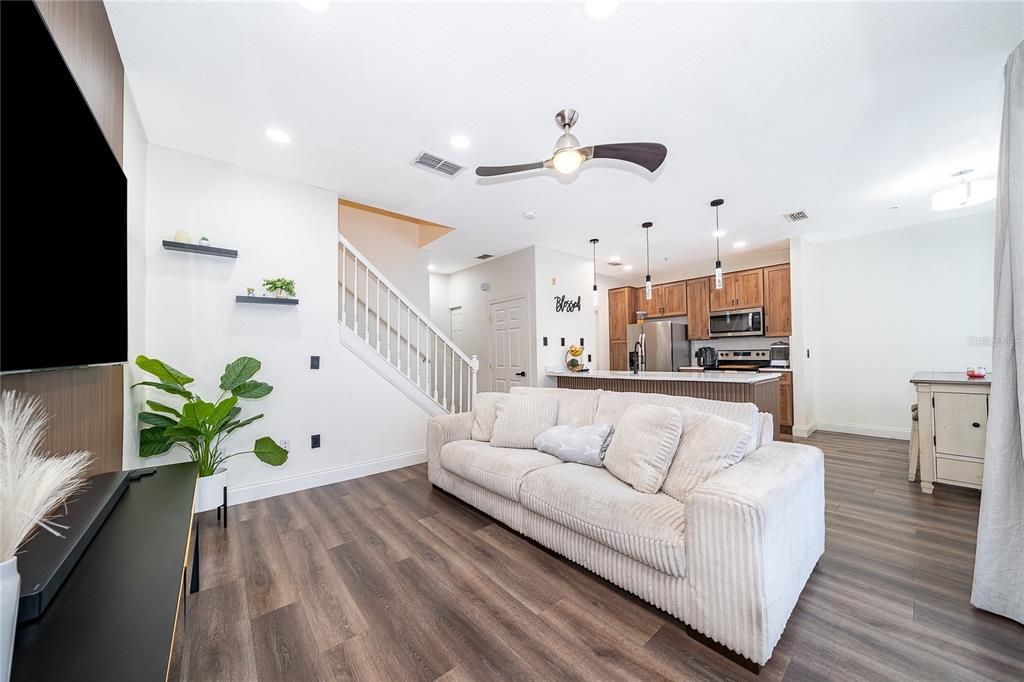 Activo con contrato: $269,900 (2 camas, 2 baños, 1250 Pies cuadrados)