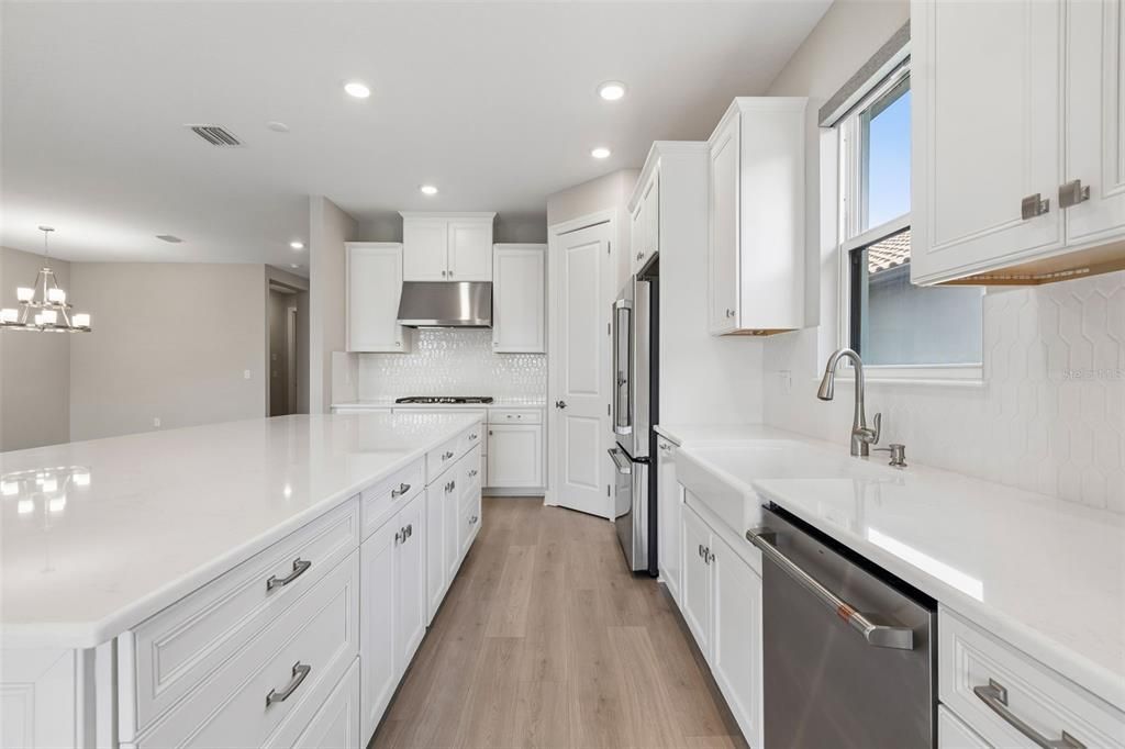 Active With Contract: $775,000 (3 beds, 3 baths, 2397 Square Feet)