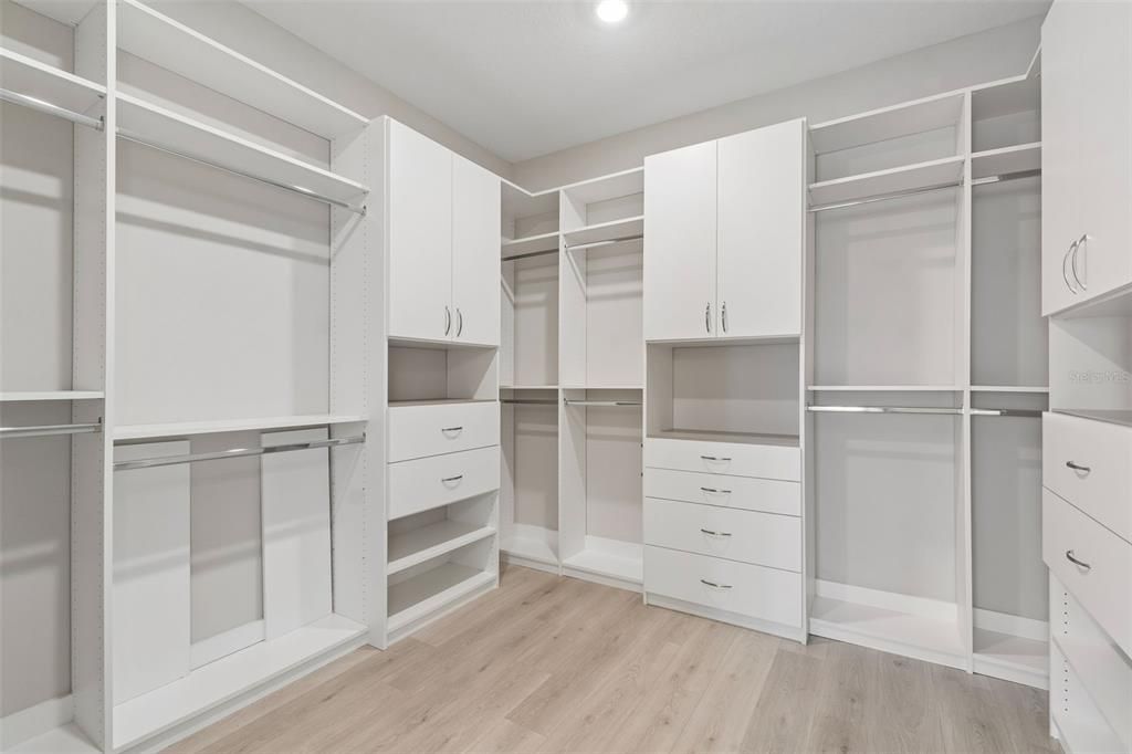 Active With Contract: $775,000 (3 beds, 3 baths, 2397 Square Feet)