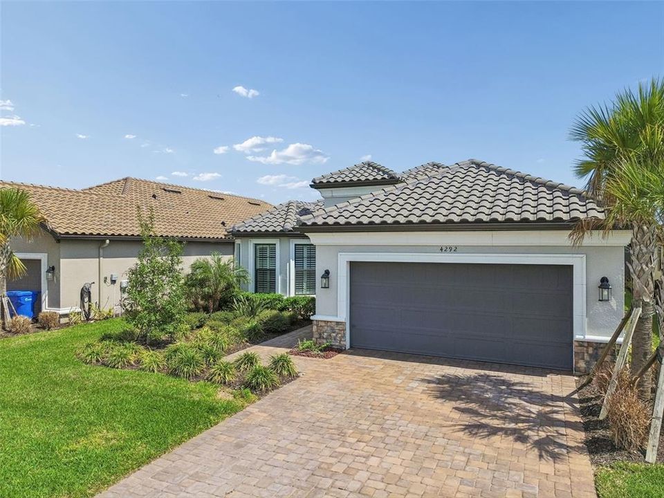 Active With Contract: $775,000 (3 beds, 3 baths, 2397 Square Feet)
