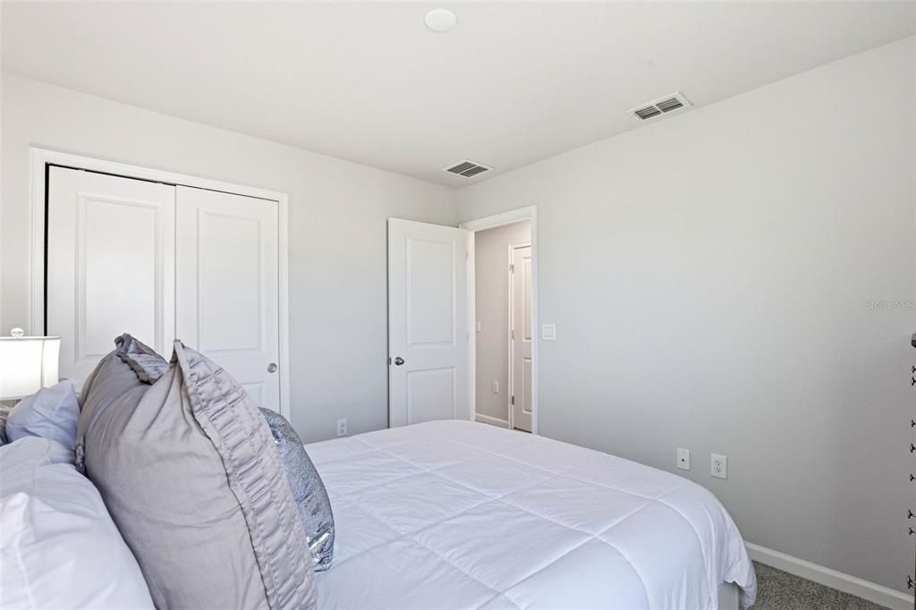 Active With Contract: $335,000 (3 beds, 2 baths, 1680 Square Feet)