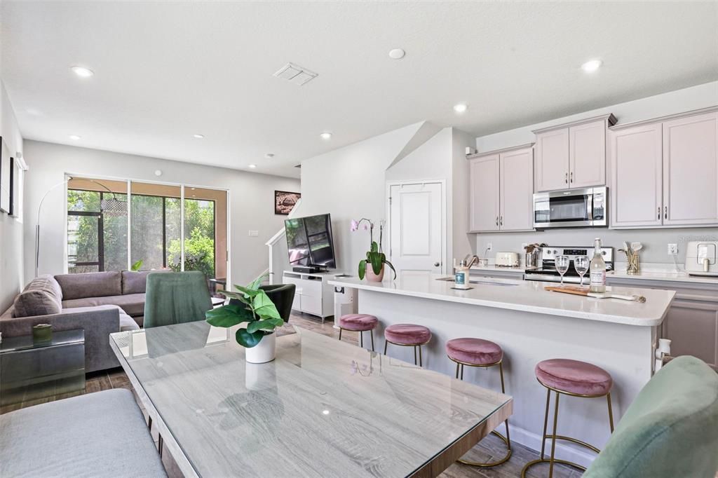 Active With Contract: $335,000 (3 beds, 2 baths, 1680 Square Feet)