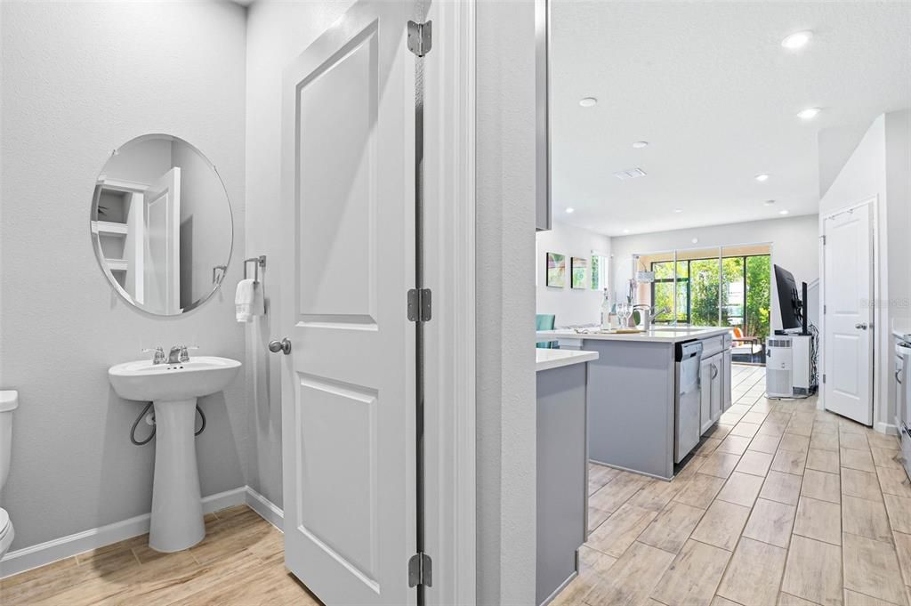 Active With Contract: $335,000 (3 beds, 2 baths, 1680 Square Feet)