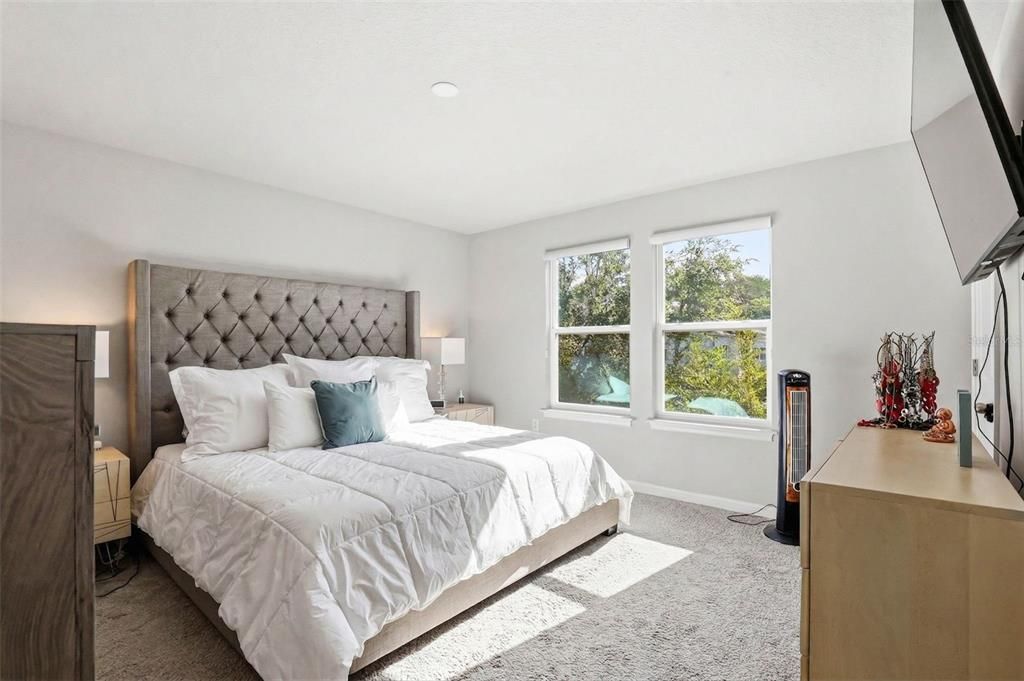 Active With Contract: $335,000 (3 beds, 2 baths, 1680 Square Feet)
