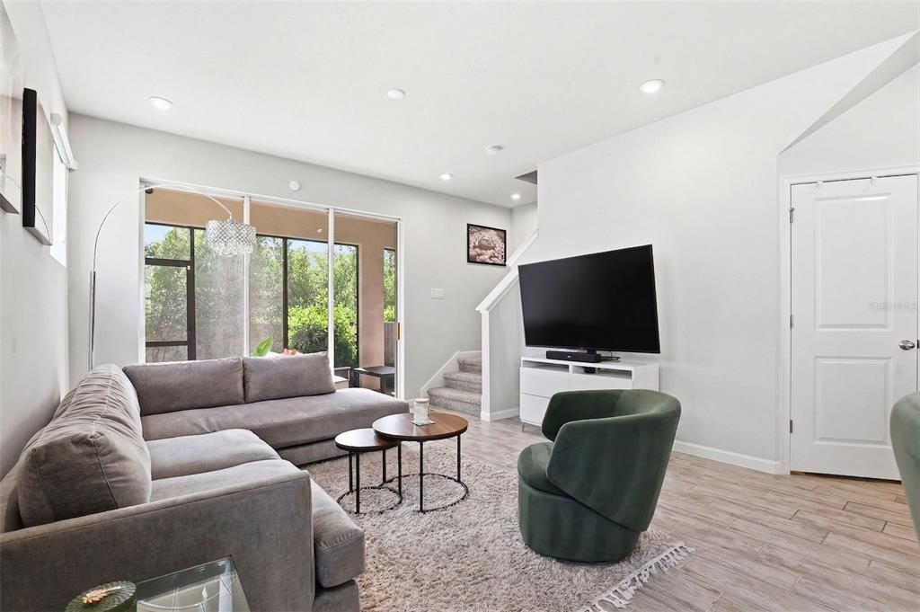 Active With Contract: $335,000 (3 beds, 2 baths, 1680 Square Feet)