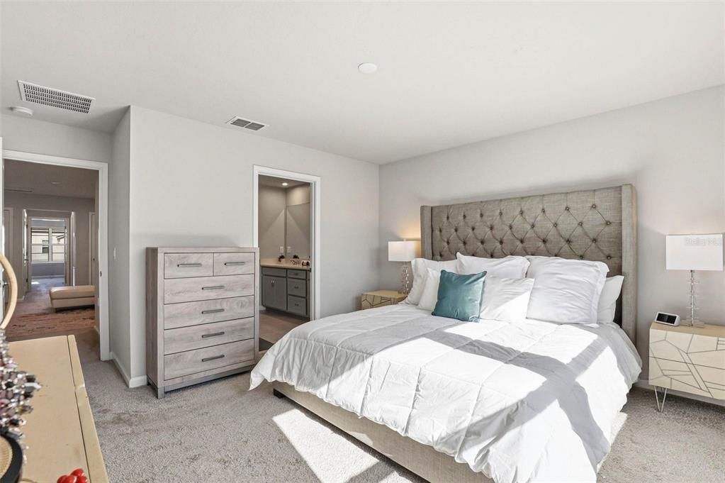 Active With Contract: $335,000 (3 beds, 2 baths, 1680 Square Feet)