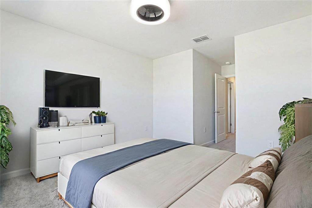 Active With Contract: $335,000 (3 beds, 2 baths, 1680 Square Feet)