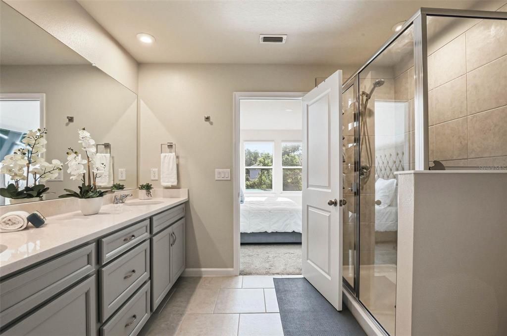 Active With Contract: $335,000 (3 beds, 2 baths, 1680 Square Feet)