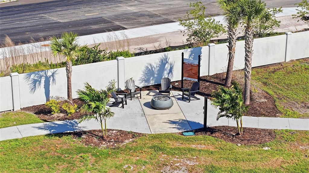Active With Contract: $335,000 (3 beds, 2 baths, 1680 Square Feet)