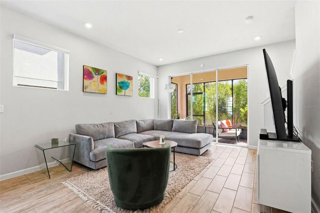 Active With Contract: $335,000 (3 beds, 2 baths, 1680 Square Feet)