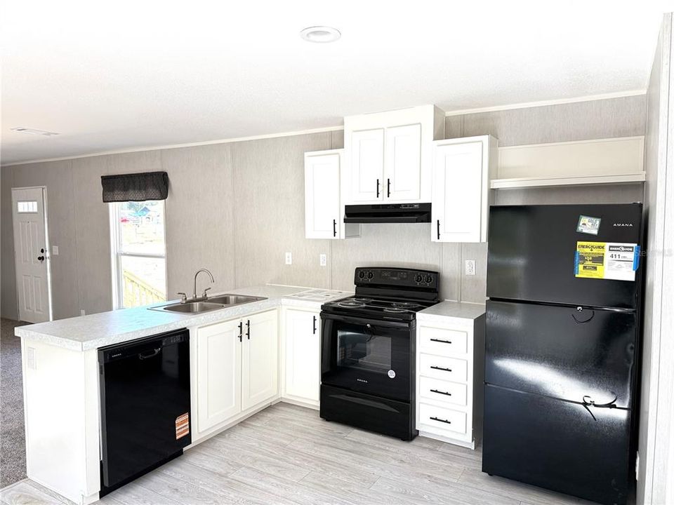 For Sale: $156,950 (3 beds, 2 baths, 1128 Square Feet)