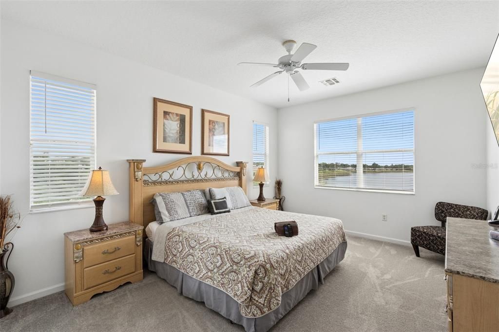 For Sale: $925,000 (5 beds, 4 baths, 3653 Square Feet)