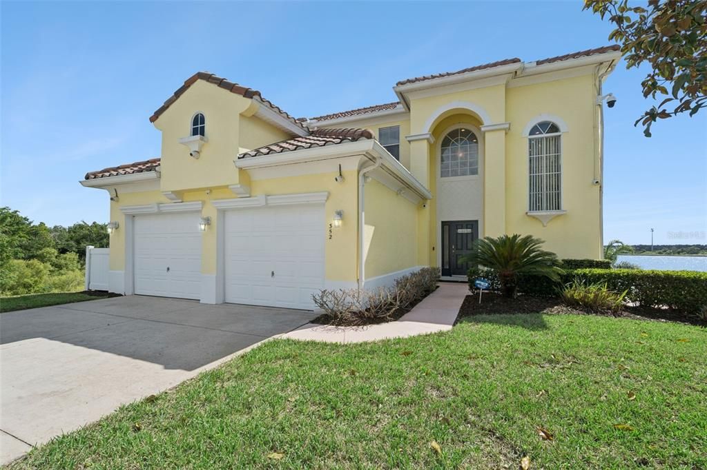 For Sale: $925,000 (5 beds, 4 baths, 3653 Square Feet)
