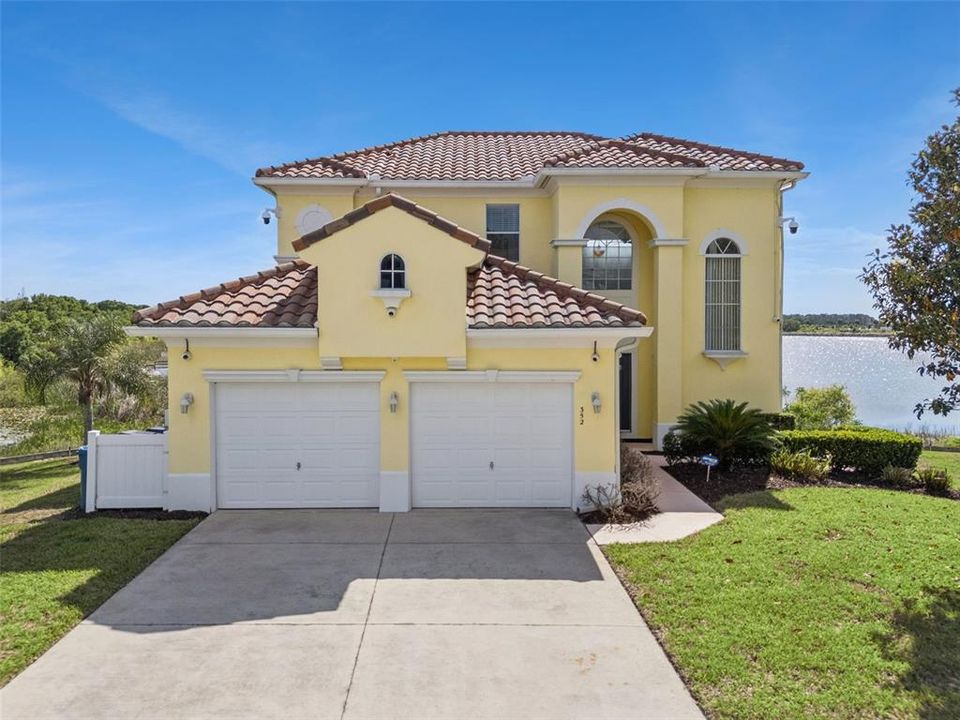 For Sale: $925,000 (5 beds, 4 baths, 3653 Square Feet)