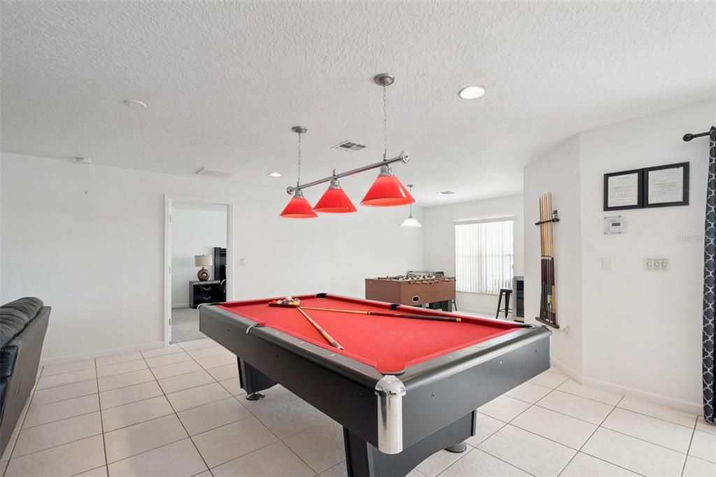 For Sale: $925,000 (5 beds, 4 baths, 3653 Square Feet)
