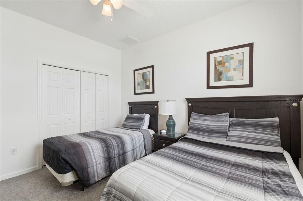 For Sale: $925,000 (5 beds, 4 baths, 3653 Square Feet)