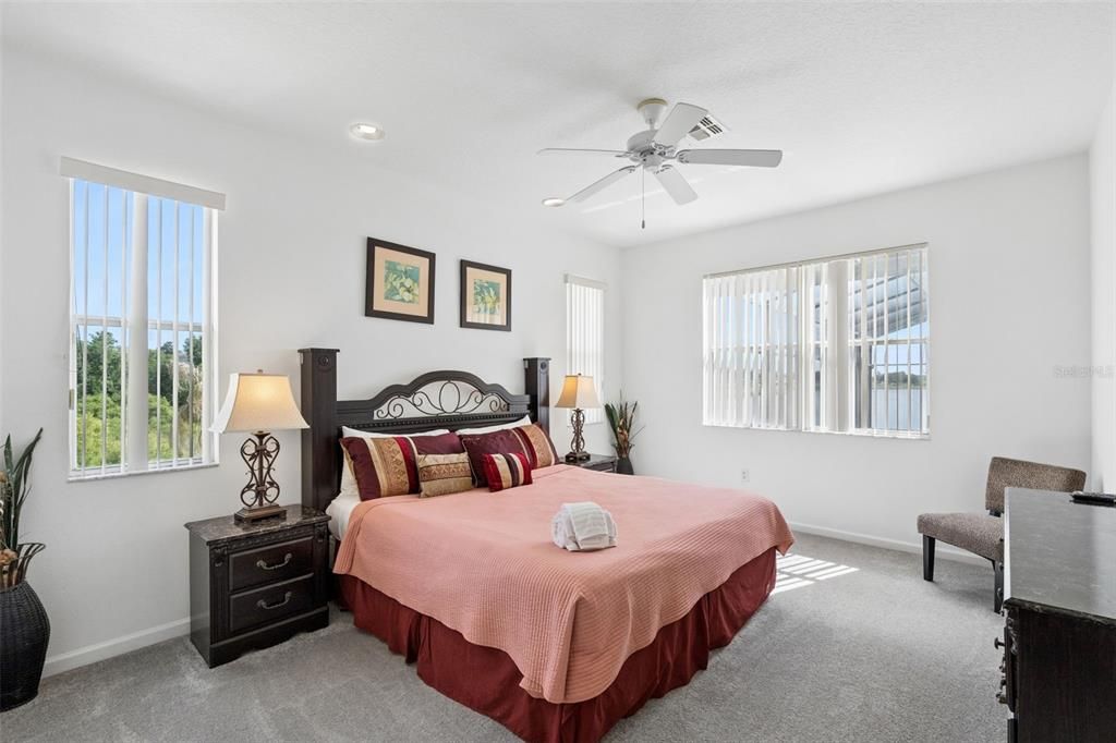 For Sale: $925,000 (5 beds, 4 baths, 3653 Square Feet)