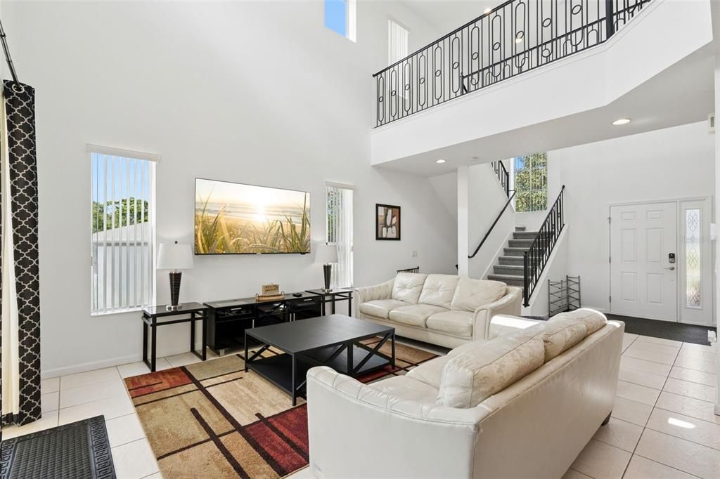 For Sale: $925,000 (5 beds, 4 baths, 3653 Square Feet)